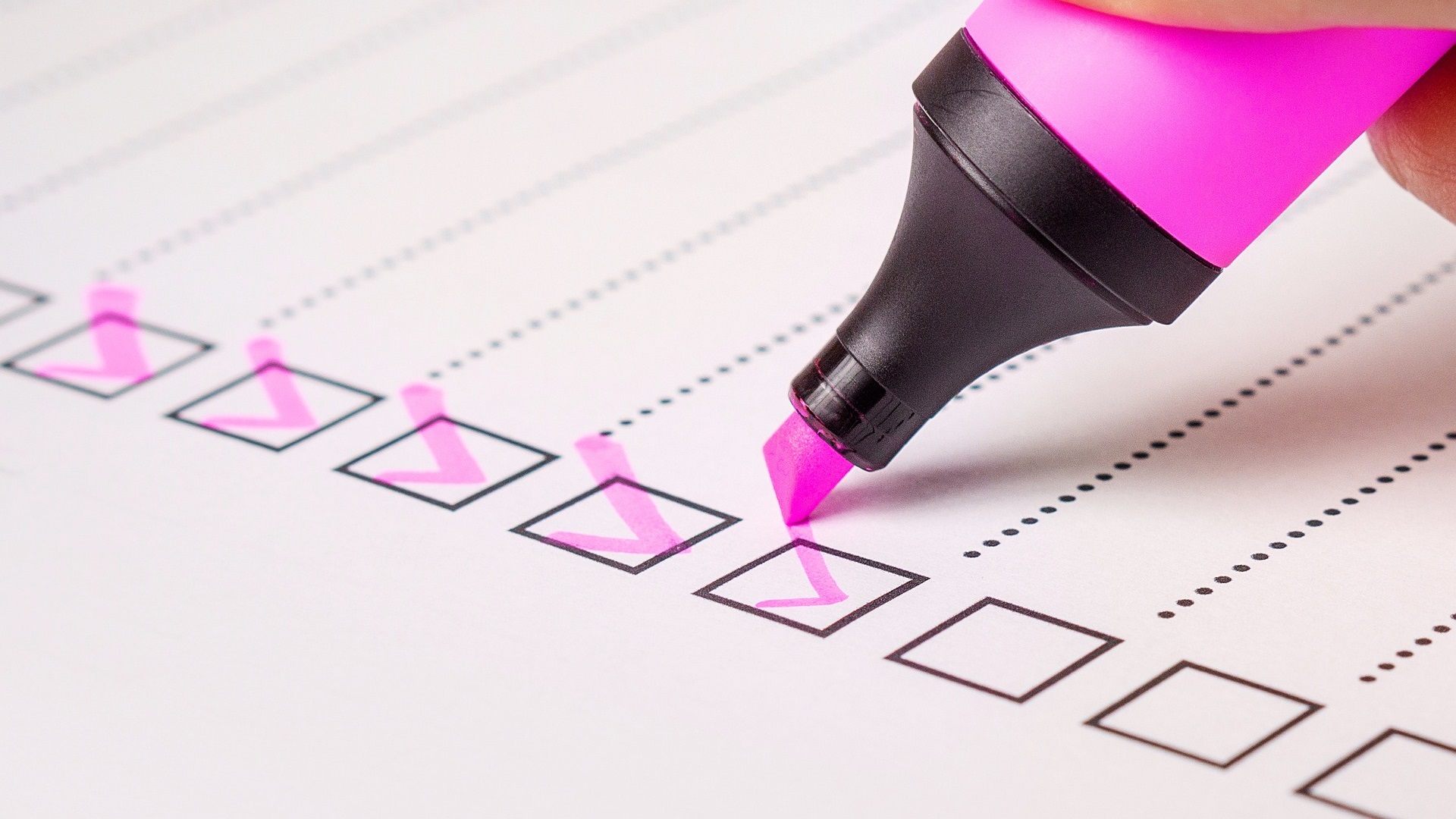 アンケートにおいて選択肢を4段階で表記する際の例をご紹介！4件法と5件法の違いも解説 | formLab