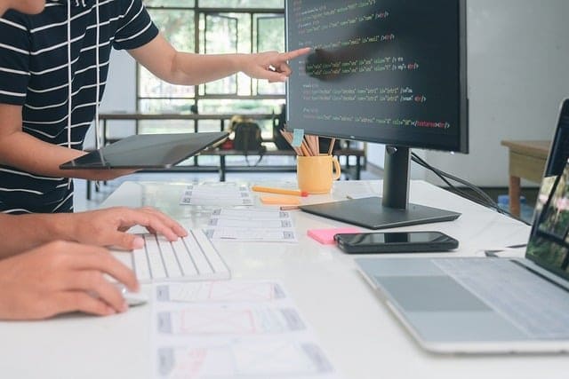 プラットフォームと自前サイトでのオンラインサロン立ち上げの違い